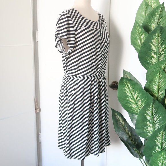 J. Crew Black & White Striped Short Sleeve Mini Dress Size 8 - Picture 6 of 14